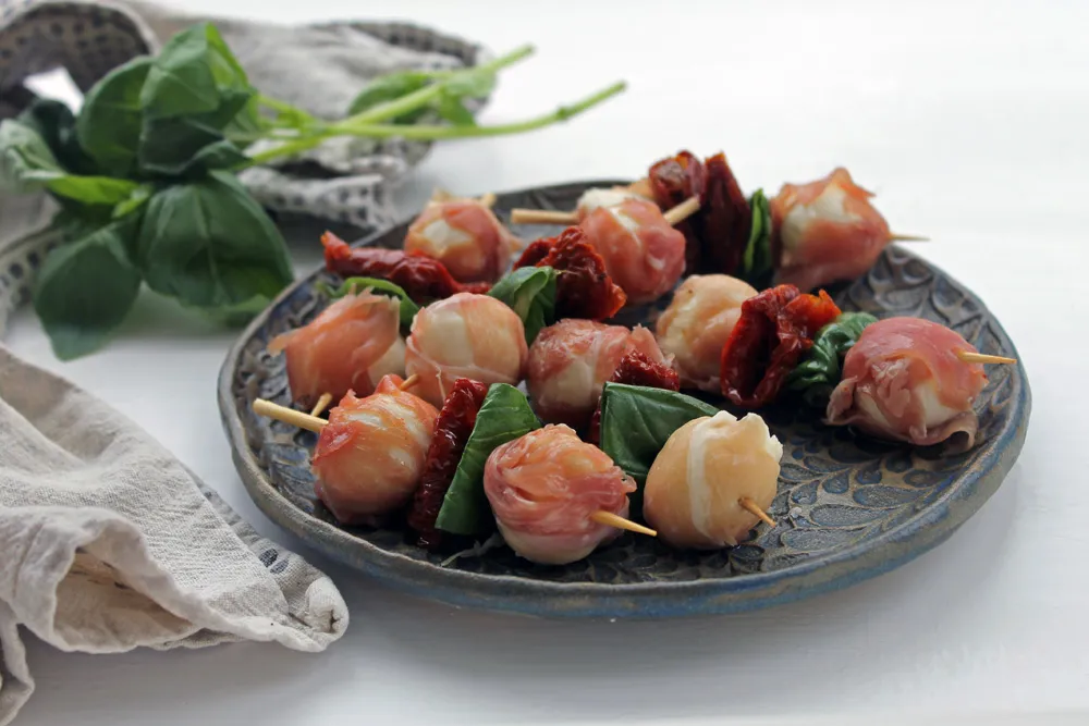 Keto Prosciutto And Mozzarella Kebab Bites