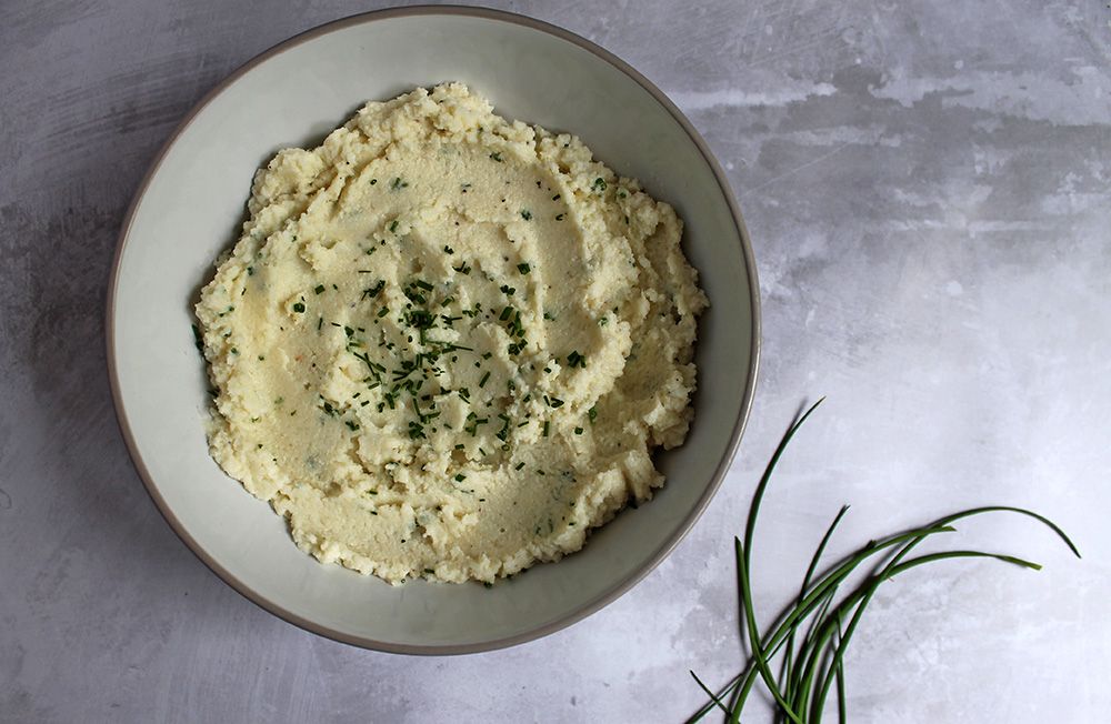 Keto Cauliflower Mash with Sour Cream and Chives