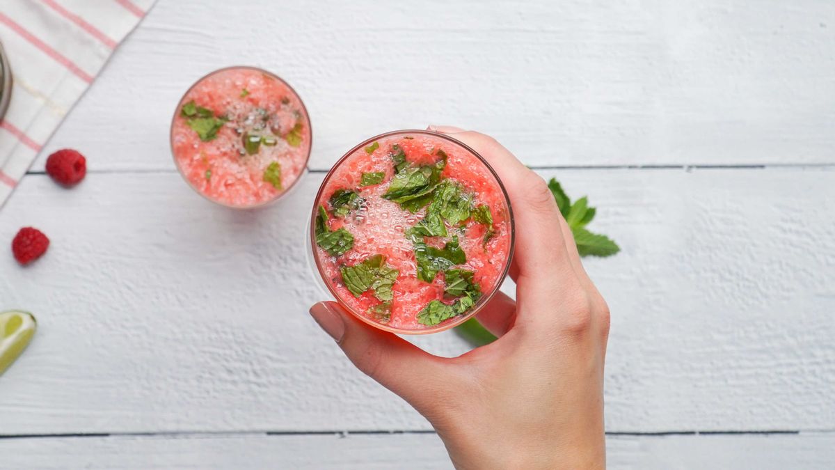 Keto Summer Raspberry And Mint Mock Cocktail