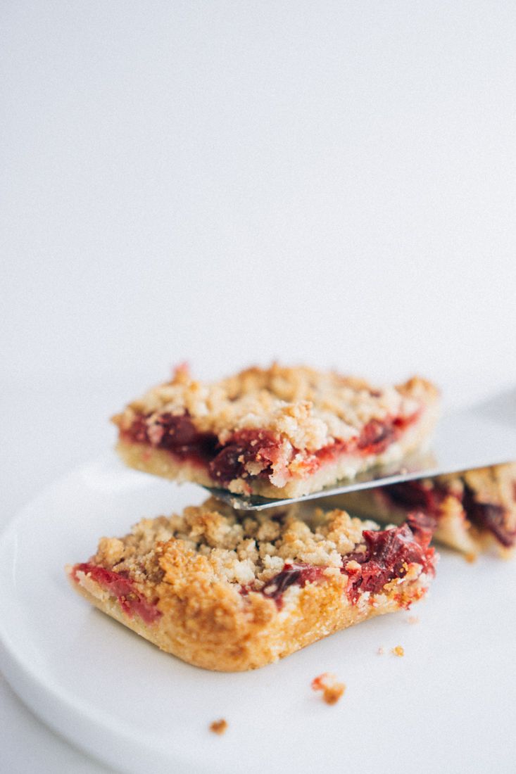 Keto Cranberry Streusel Bars