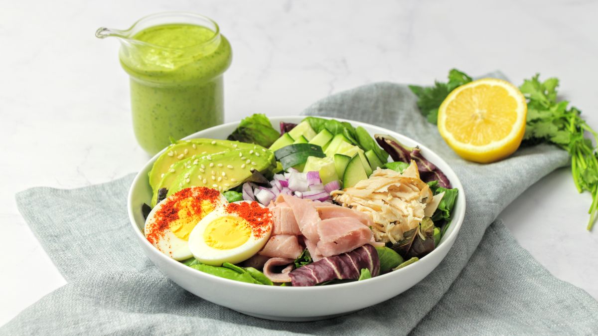 California Cobb Mason Jar Salad with Green Goddess Dressing {gluten-free,  keto, paleo + Whole30 options} - Tasty Yummies