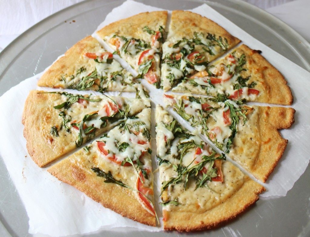 Low Carb Arugula And Tomato White Pizza