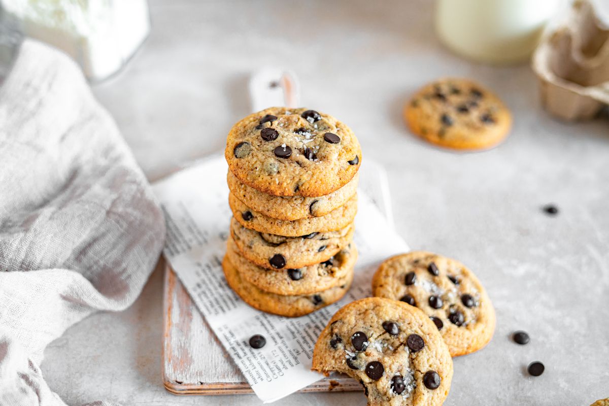 Keto Tahini Chocolate Chip Cookies