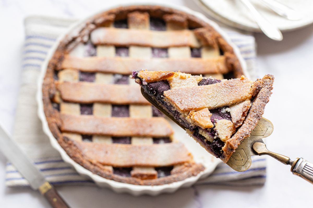 Keto Classic Blueberry Pie 