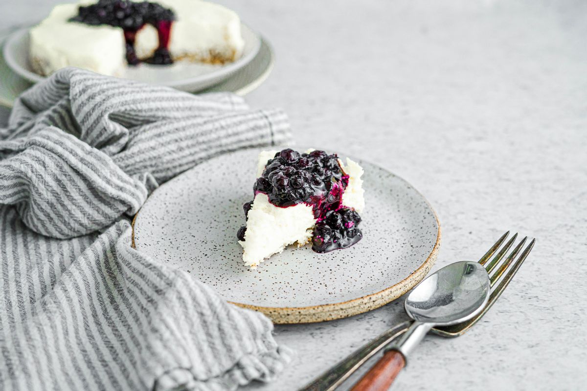 Low Carb Instant Pot Blueberry Cheesecake