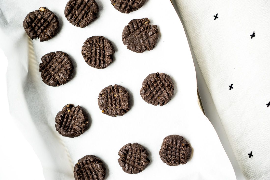 Keto No-Bake Chocolate Cookies