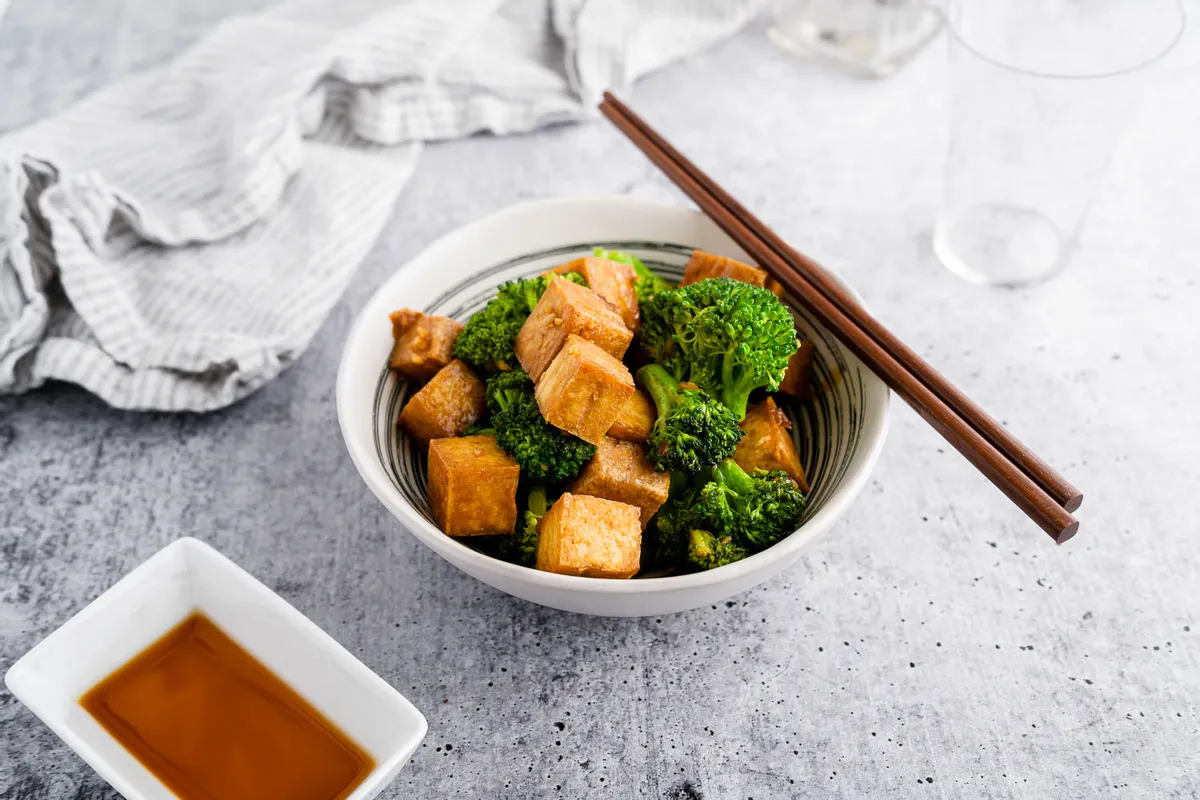 Keto Vegan Crispy Tofu and Broccoli Stir Fry