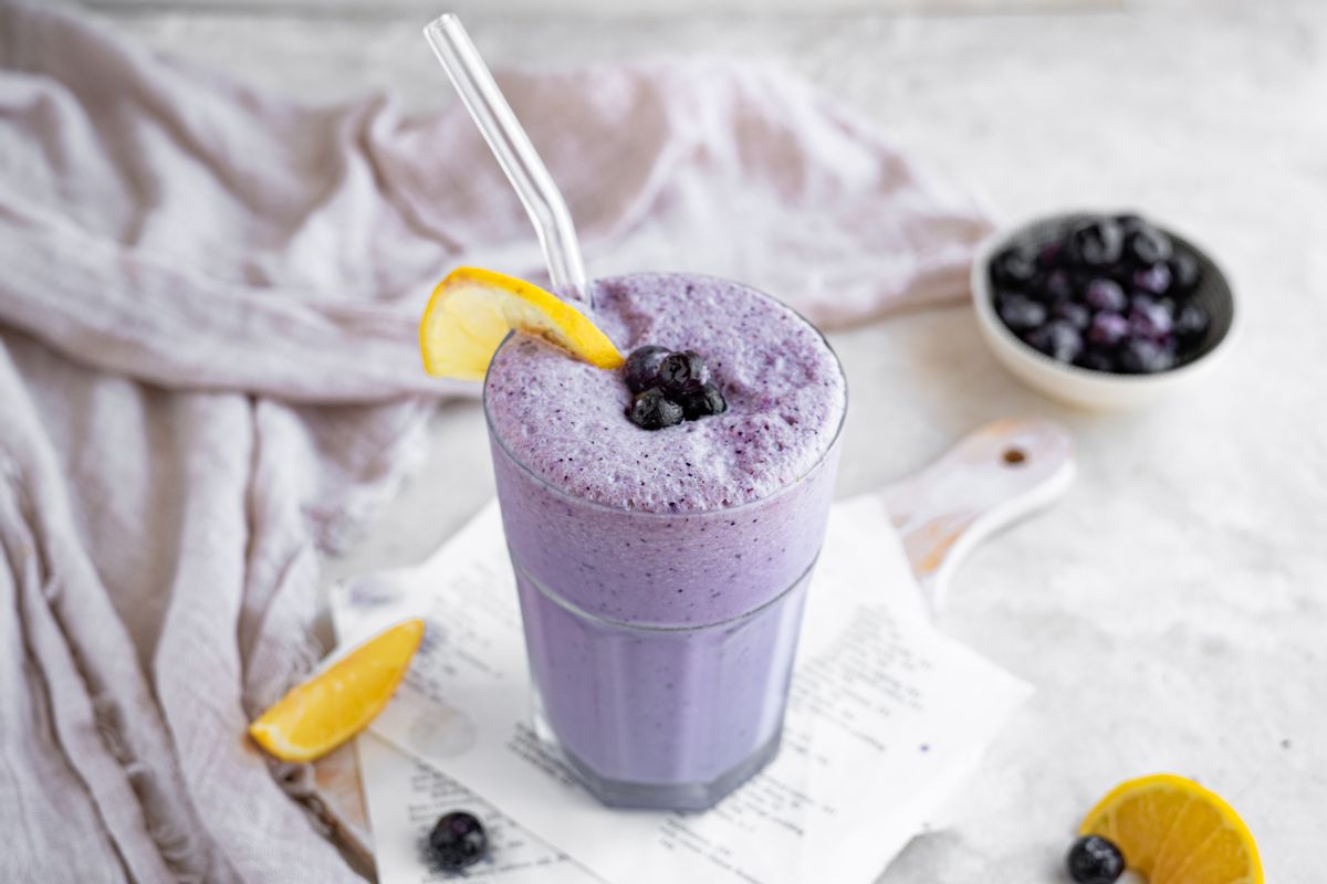 Keto Blueberry cheesecake Smoothie | Carb Manager