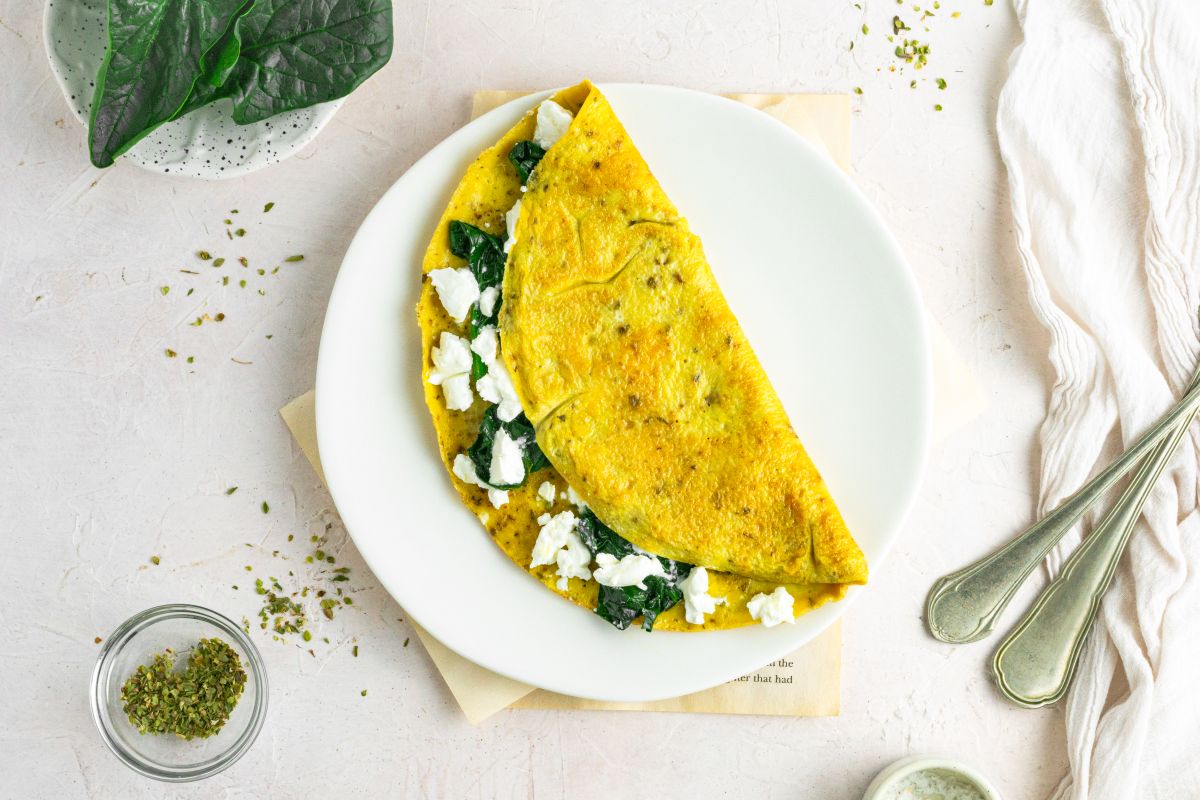 Keto Spinach and Goat Cheese Omelet