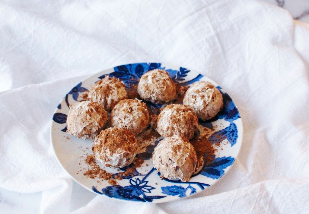 Keto Cocoa Cookies and Cream Fat Bombs