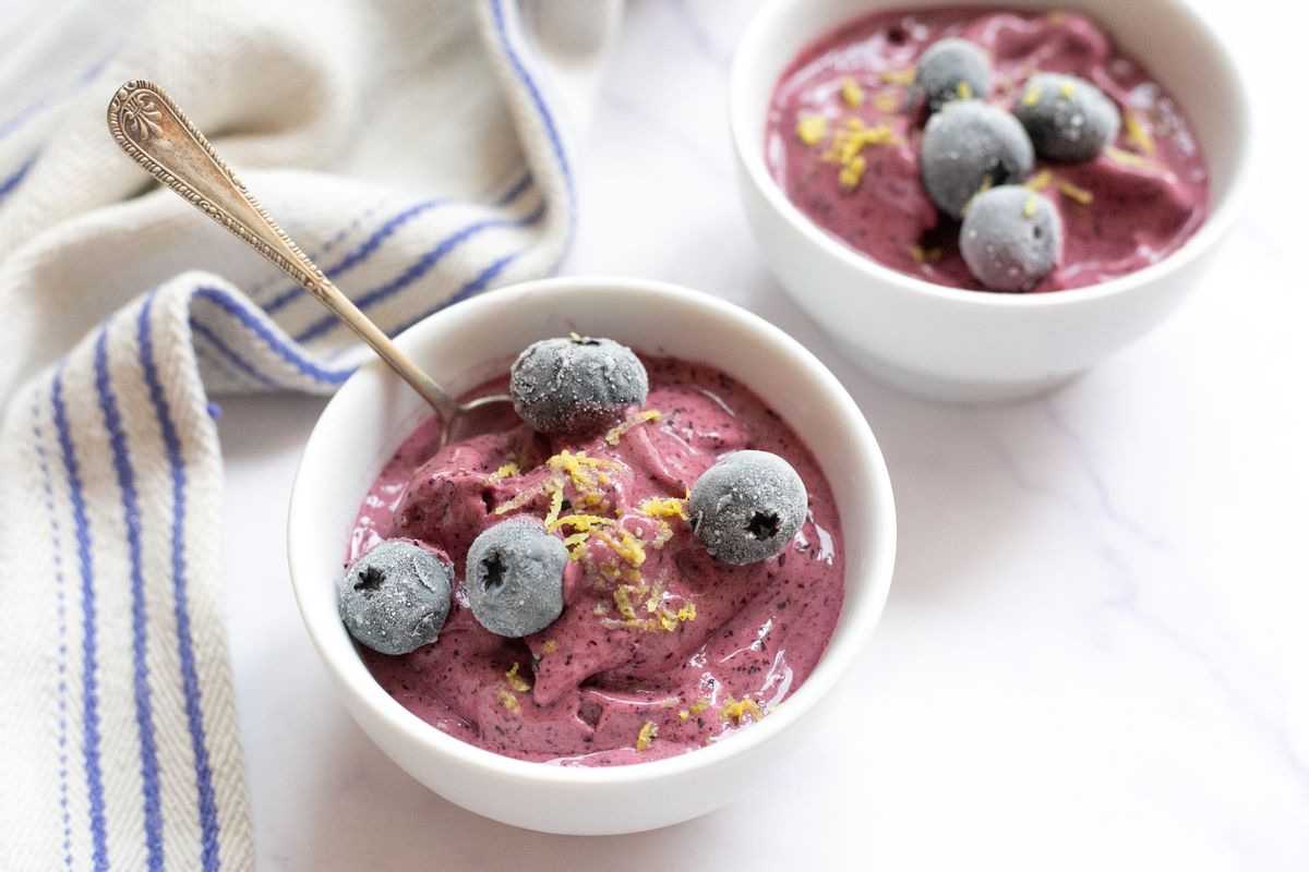 Easy 3-Ingredient Keto Blueberry and Lemon Frozen Yogurt