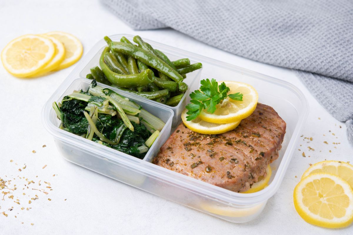 Easy Keto Baked Tuna with Garlic Green Beans and Swiss Chard