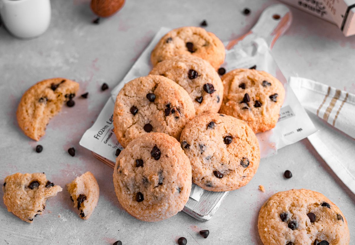 The Best Keto Chocolate Chip Cookies Ever