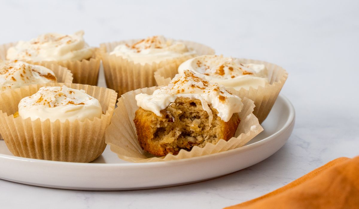 Low Carb Hummingbird Cupcakes w Cream Cheese Frosting