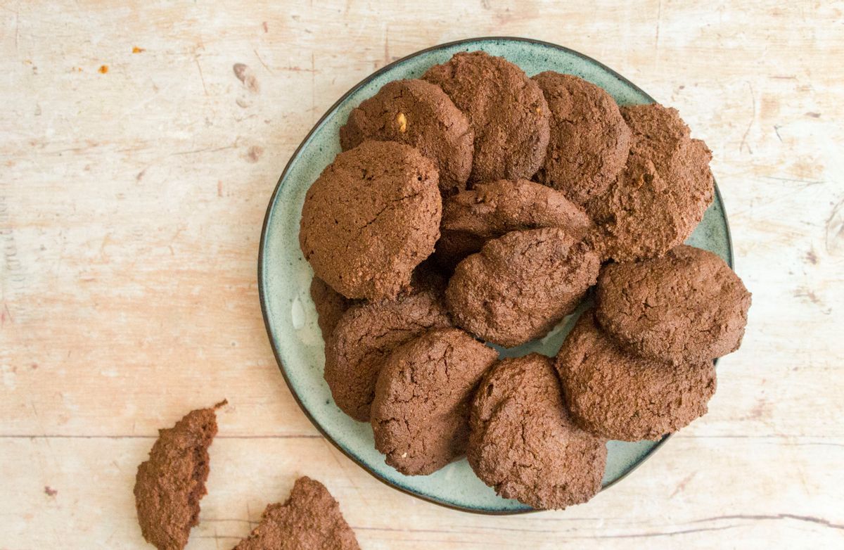 Keto Chocolate Pecan Cookies