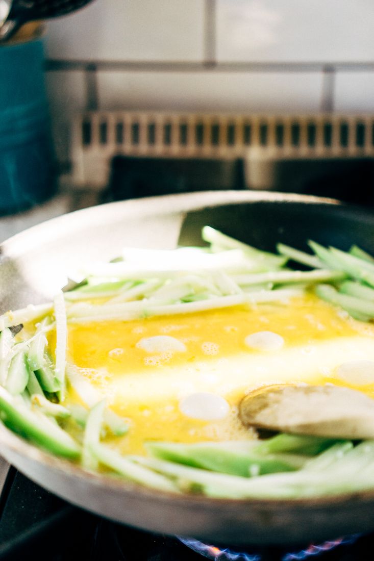 Chayote Squash and Egg Stir Fry (Su Su Xào Trứng) – Bun Bo Bae