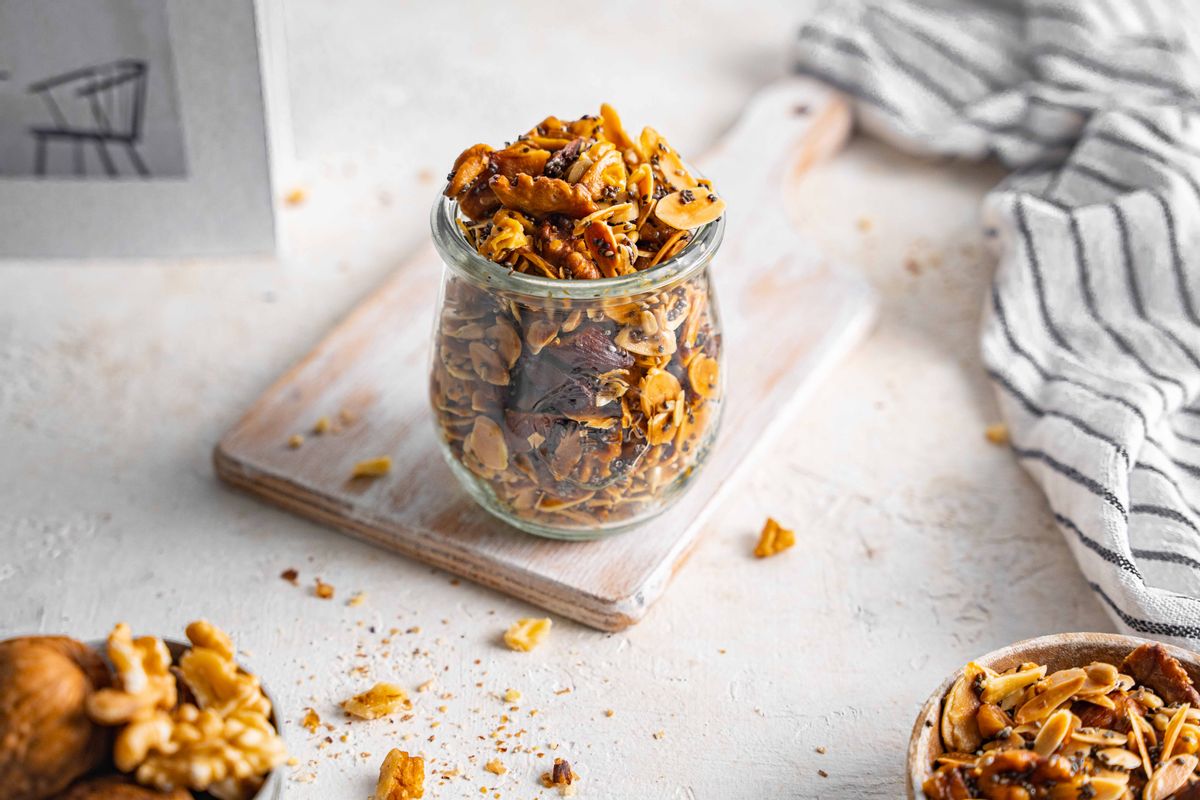 Keto 5-ingredient Breakfast Granola 