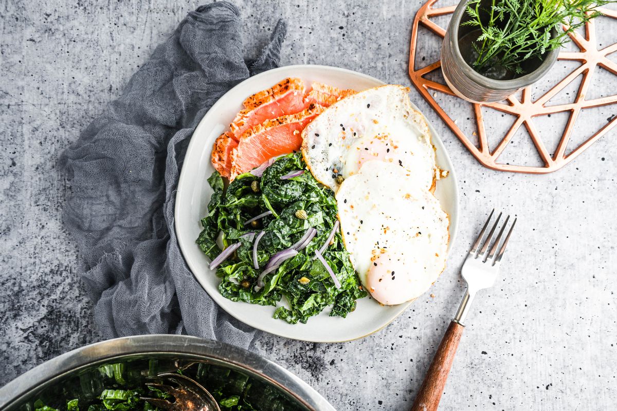 Best Low Carb Kosher Breakfast Fried Egg with Smoked Salmon and Salad