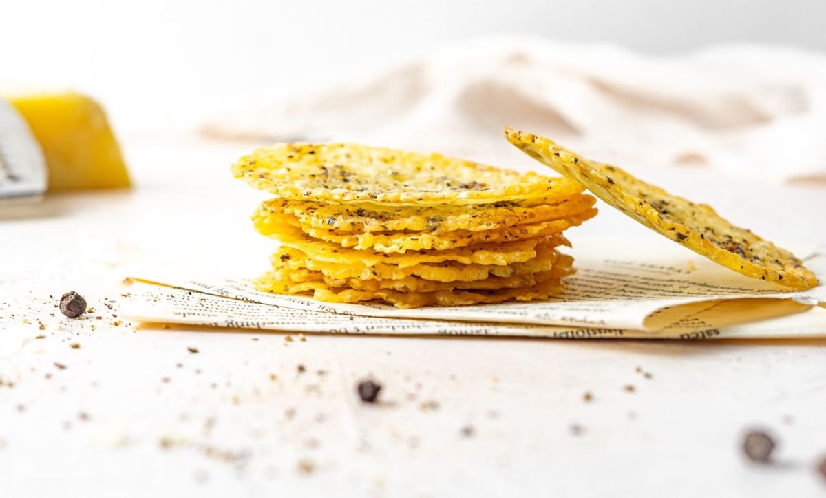 Keto Cacio e Pepe Cheese Crisps