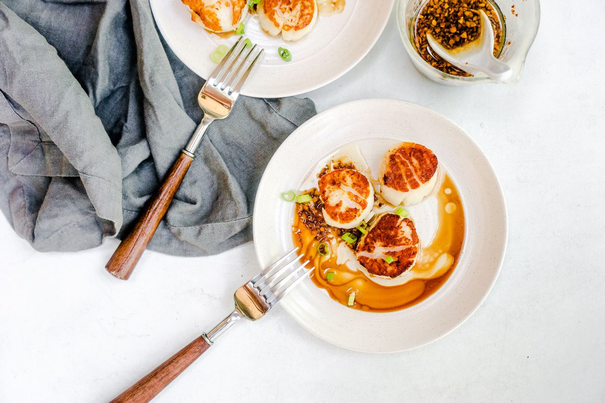 Low Carb Pan Seared Scallops With Toasted Garlic Oil Soy Sauce