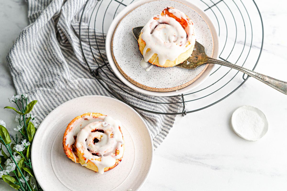 Low Carb Fathead Cinnamon Rolls