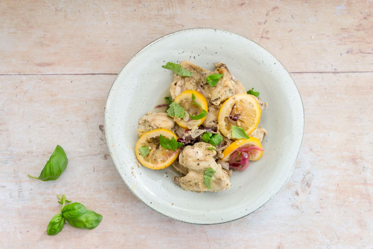 Keto Crockpot Lemon and Garlic Chicken Wings