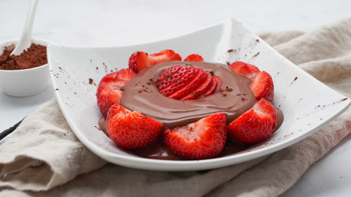 Keto Strawberries with Chocolate Mousse