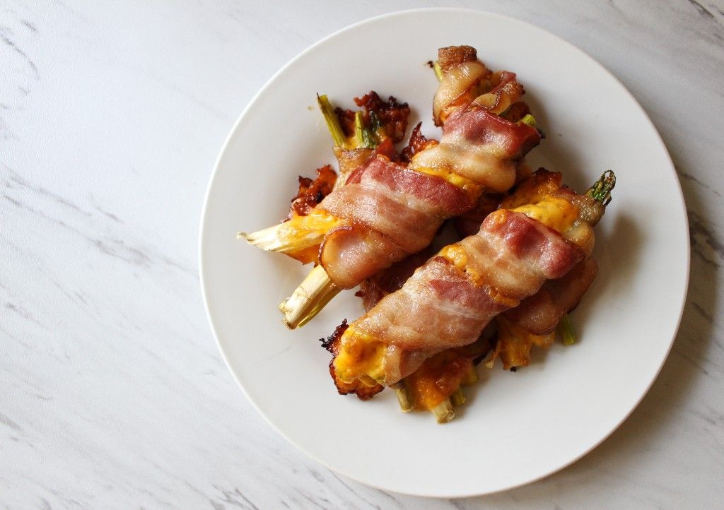 Keto Cheddar Bacon Wrapped Aspargus Bundles