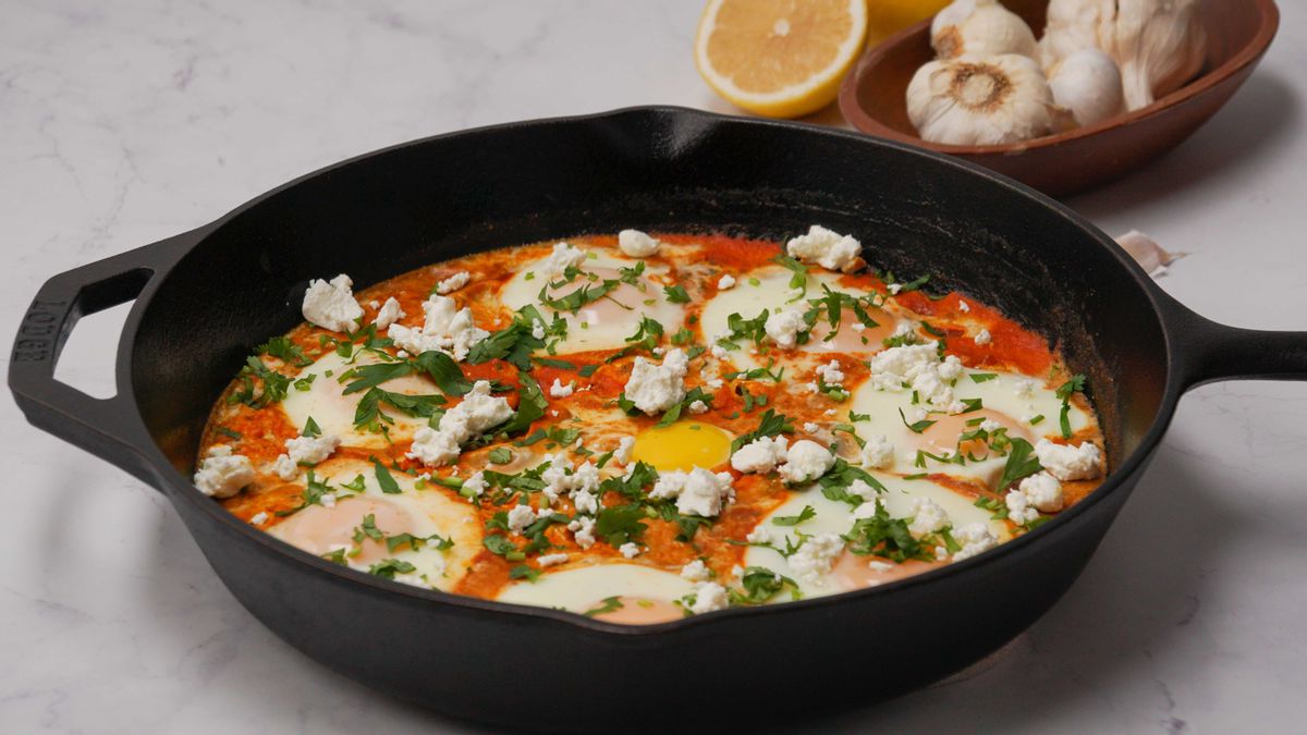 Low Carb Shakshuka with Goat Cheese