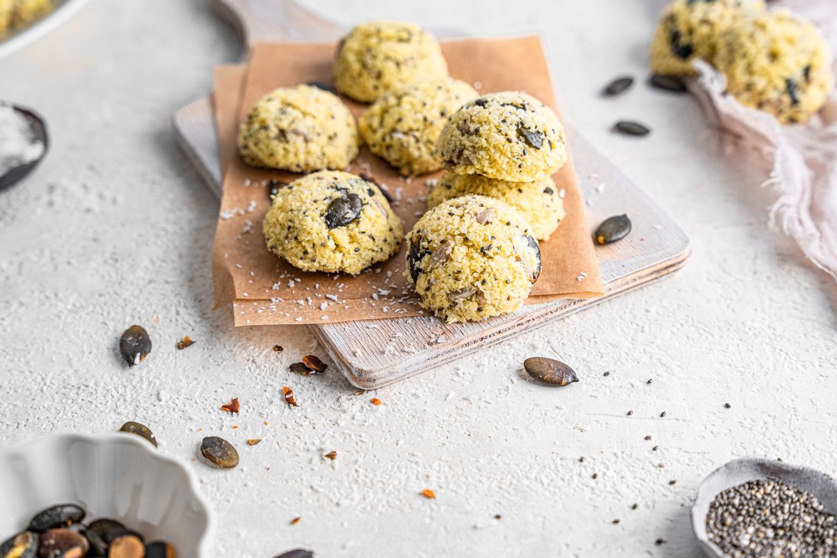 Sweet and Crunchy Keto Coconut Clusters 