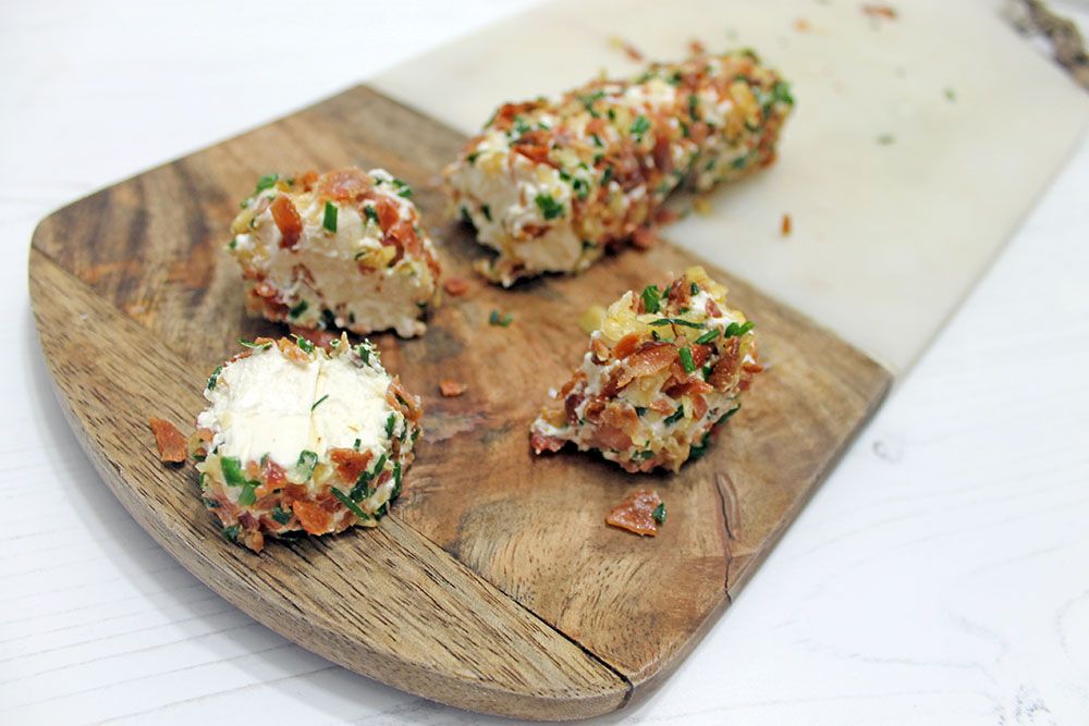 Keto Cheese Log With Bacon And Chives