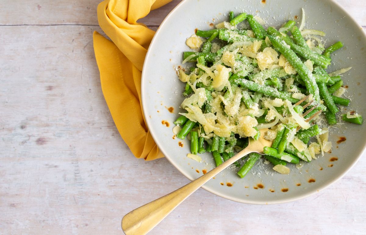 Keto Green Beans with Parmesan and Flaked Almonds