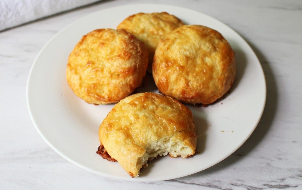 Keto Cream Cheese and Aged Cheddar Bread Rolls