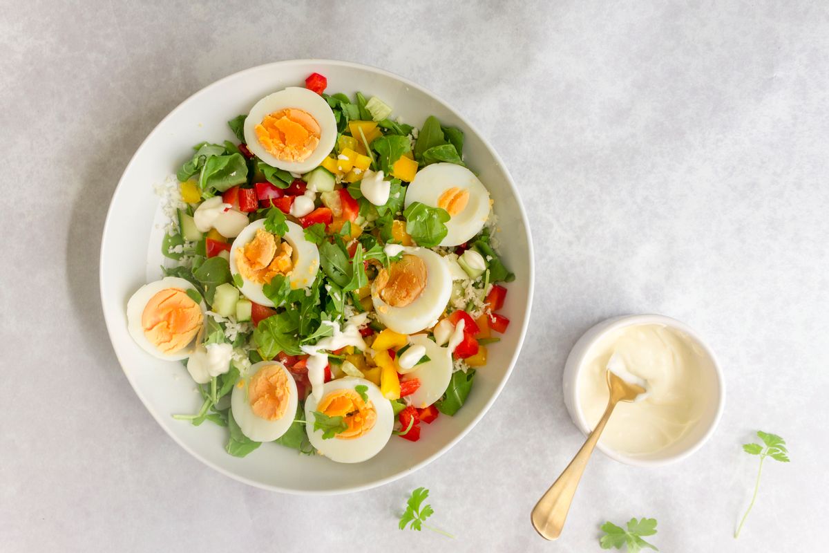 Keto Rice Salad with Egg and Bell Peppers