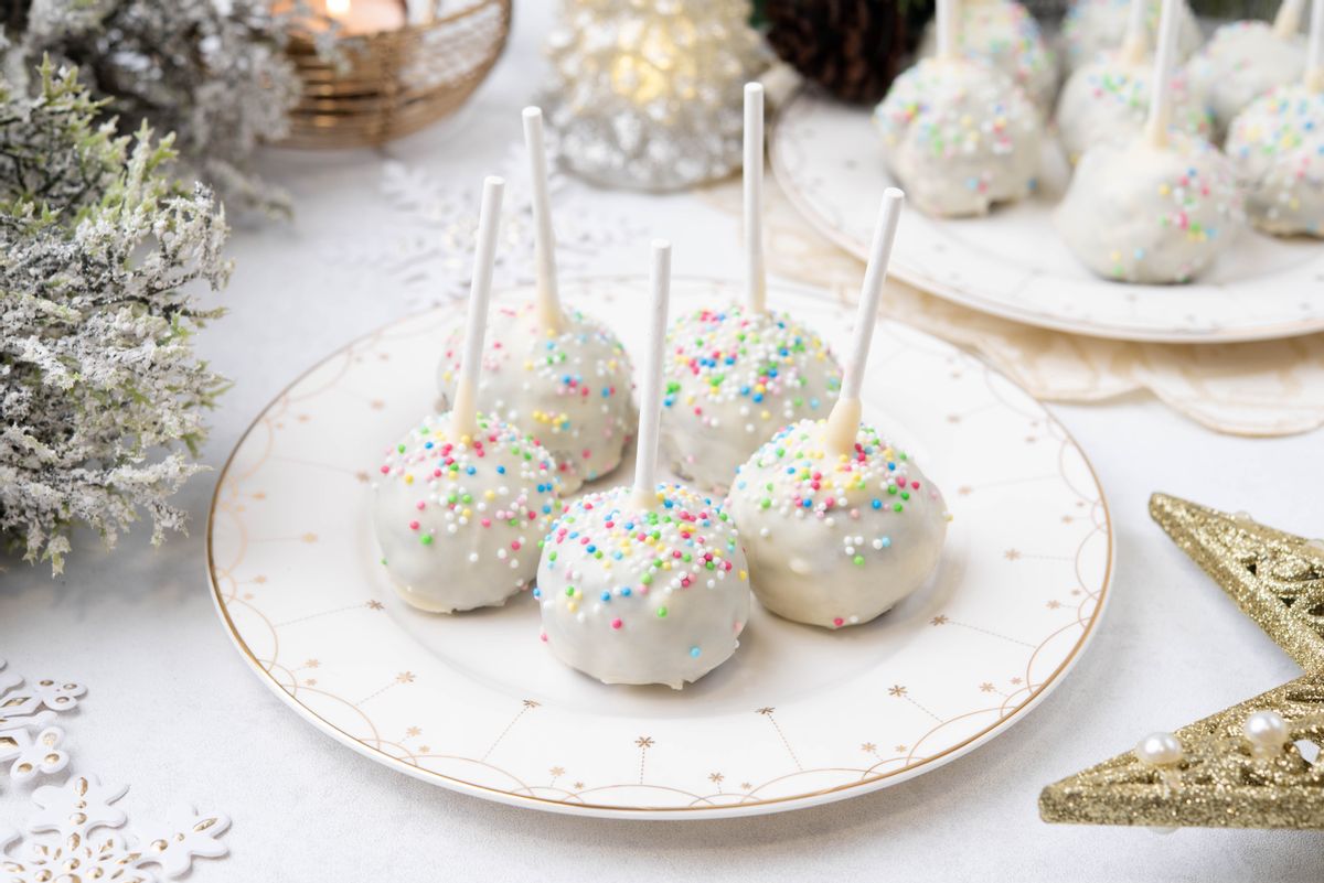 Keto Christmas Cake Pops