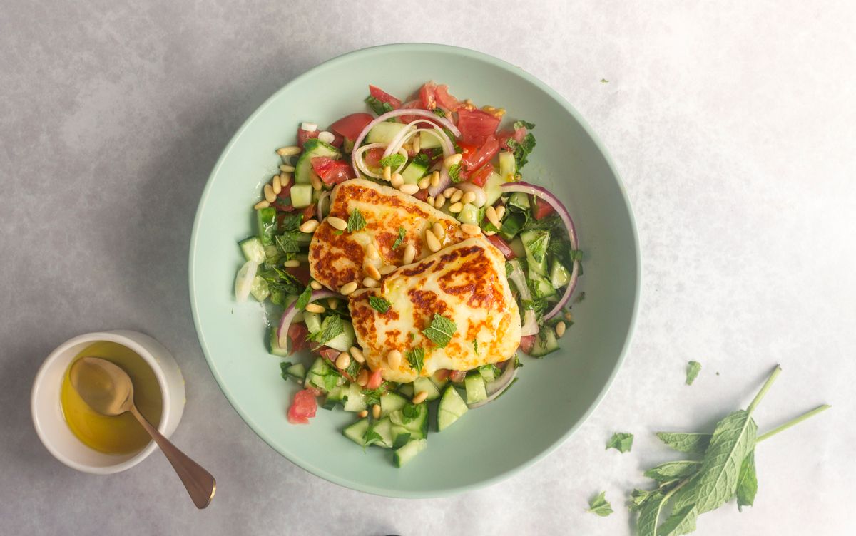 Low Carb Summer Halloumi Salad