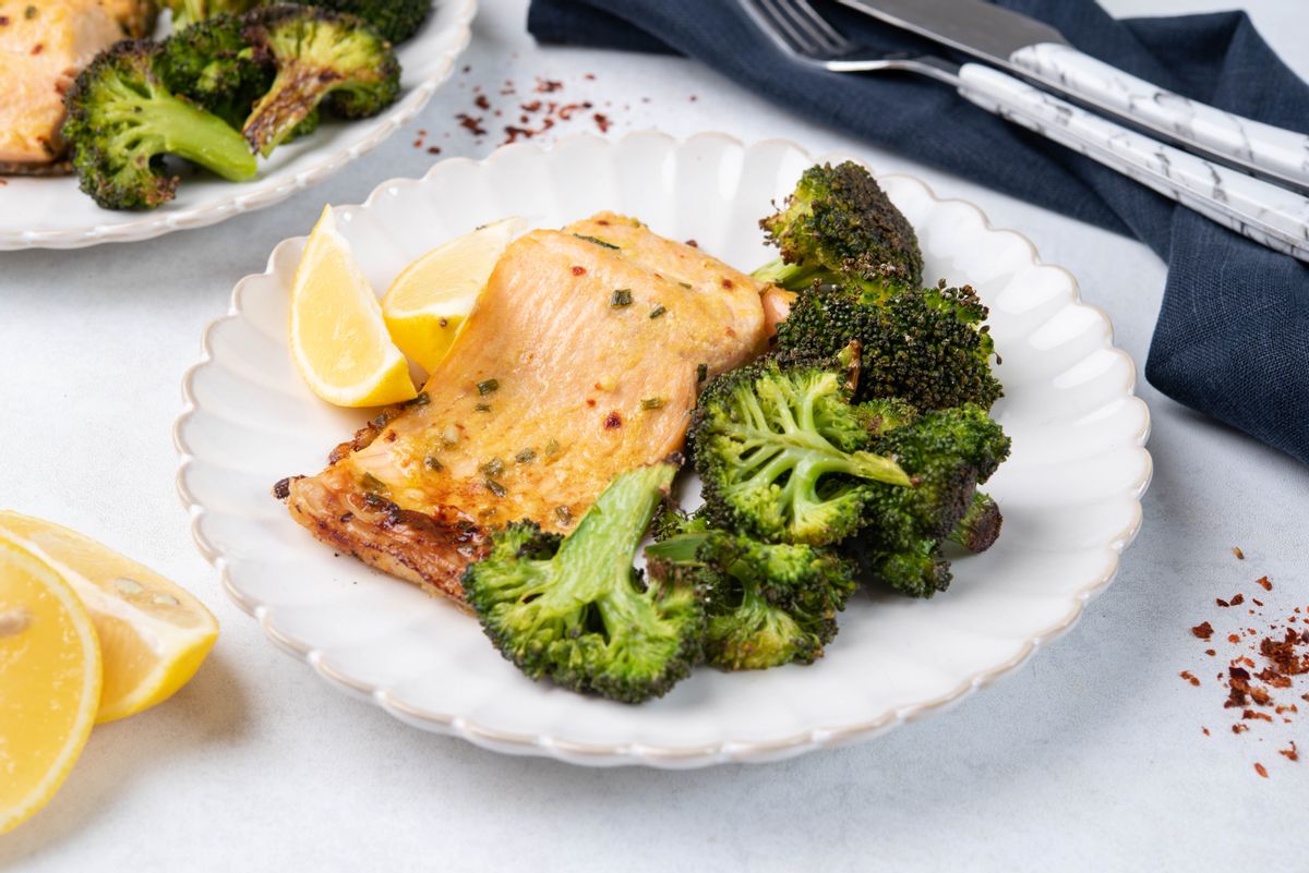 Keto Baked Trout Fillet with Broccoli