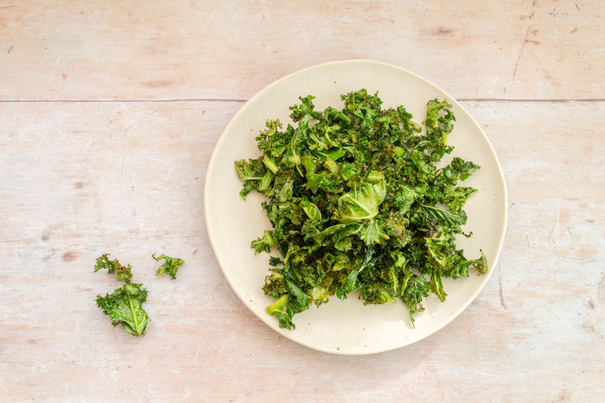 Keto Vegan Cheese and Chili Kale Chips