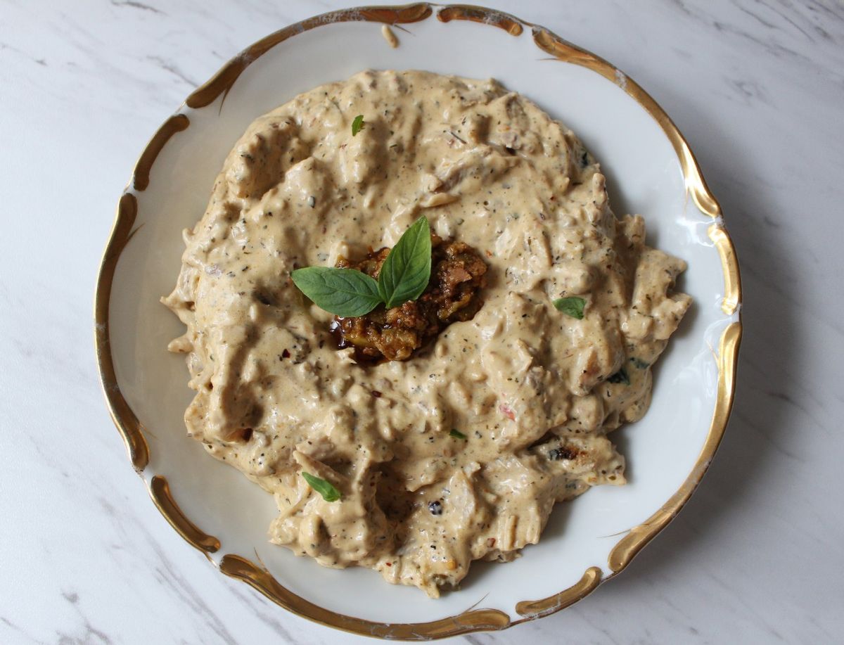 Keto Creamy Chicken Tapenade Dip