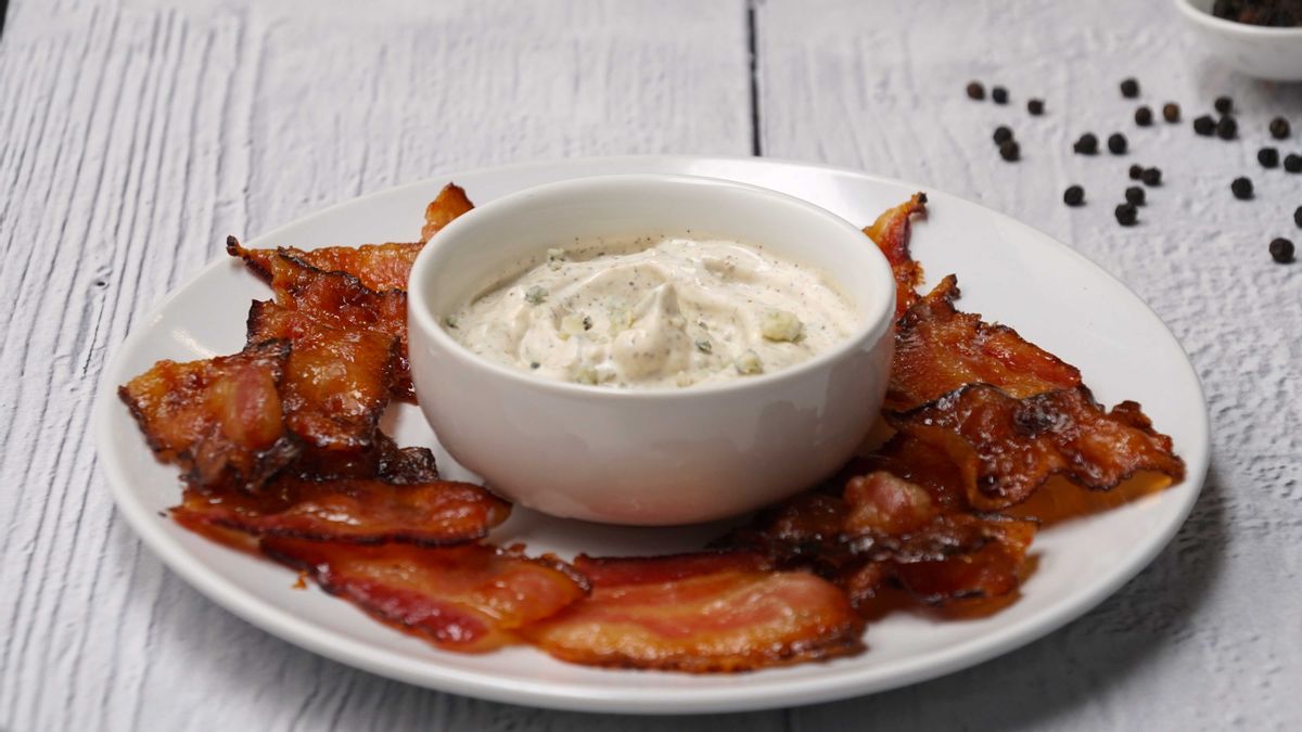 Keto Bacon Chips with Blue Cheese Dip