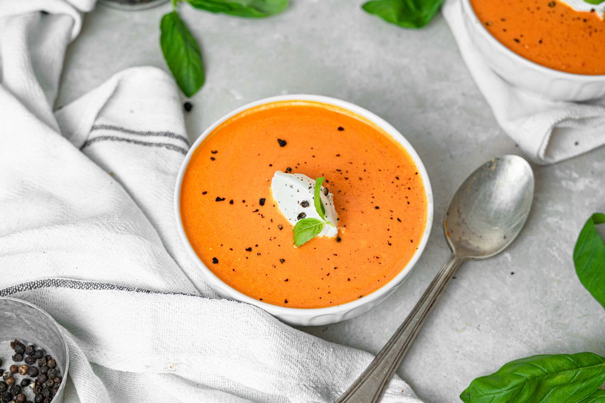 Spicy Keto Tomato Soup with Cream Cheese
