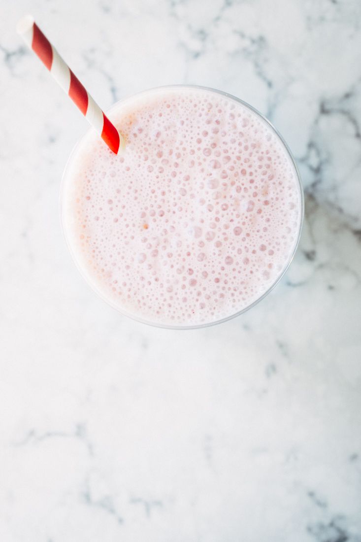 Low Carb Vegan Strawberry "Milkshake"