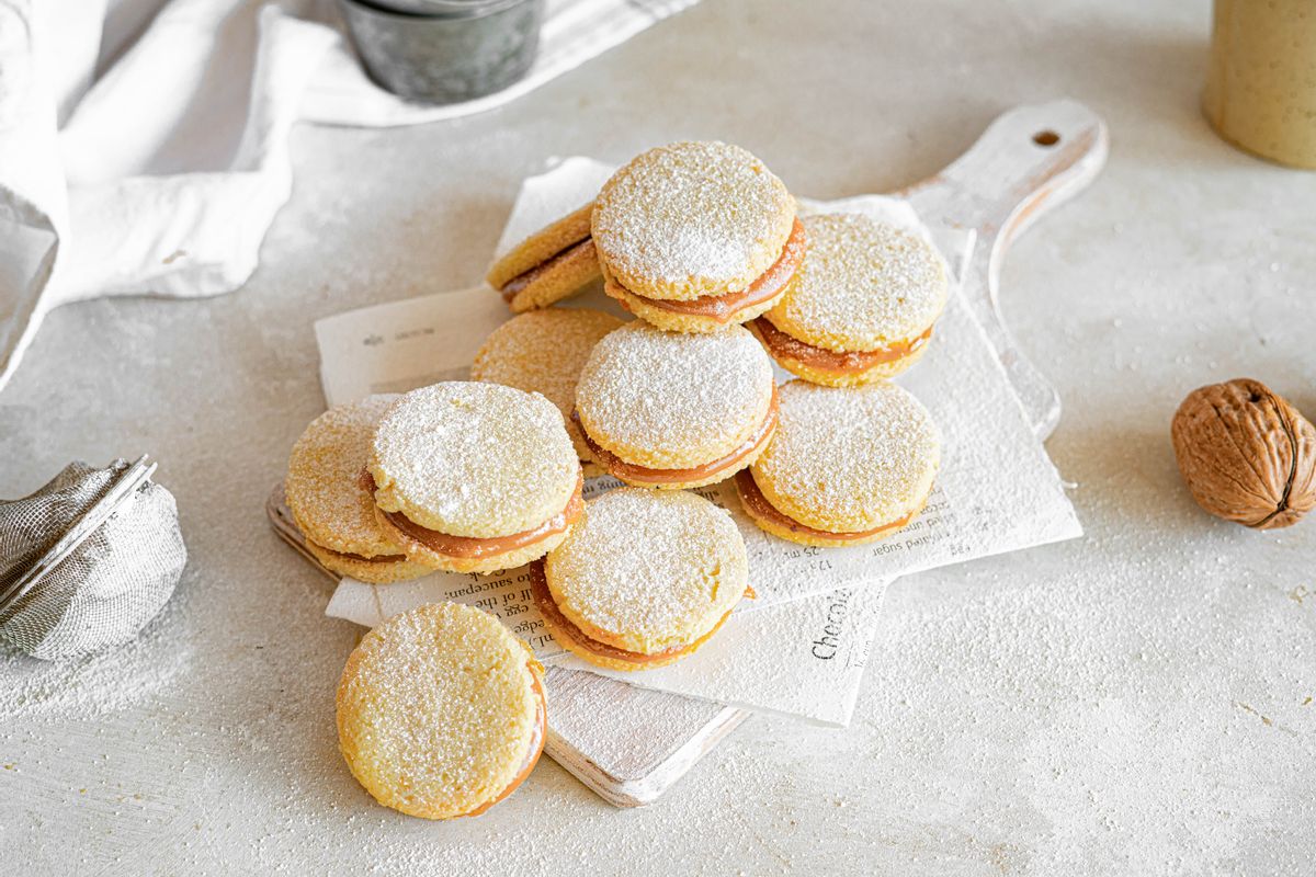 Keto Alfajores ( Dulce de Leche Sandwich Cookies)