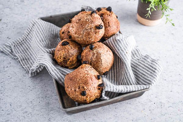 Low Carb Gluten-Free Cinnamon Raisin Bread Rolls