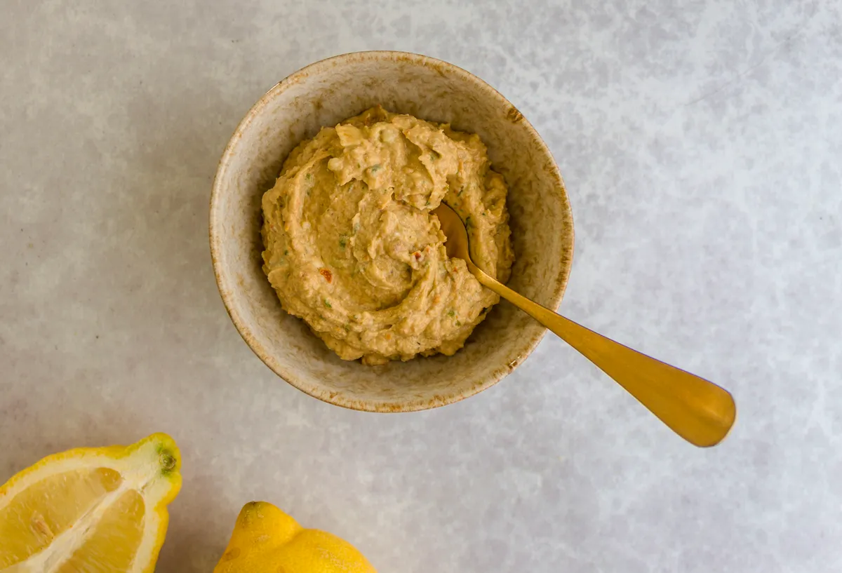 Keto Avocado, Tomato And Goats Cheese Spread