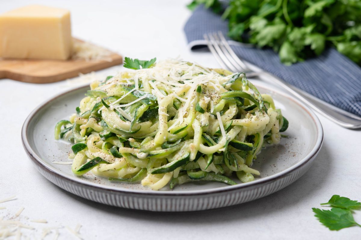 Creamy Keto Garlic Parmesan Zoodles