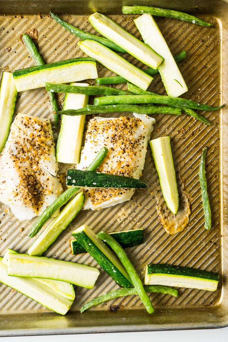 Keto Baked Cod with Zucchini and Green Beans
