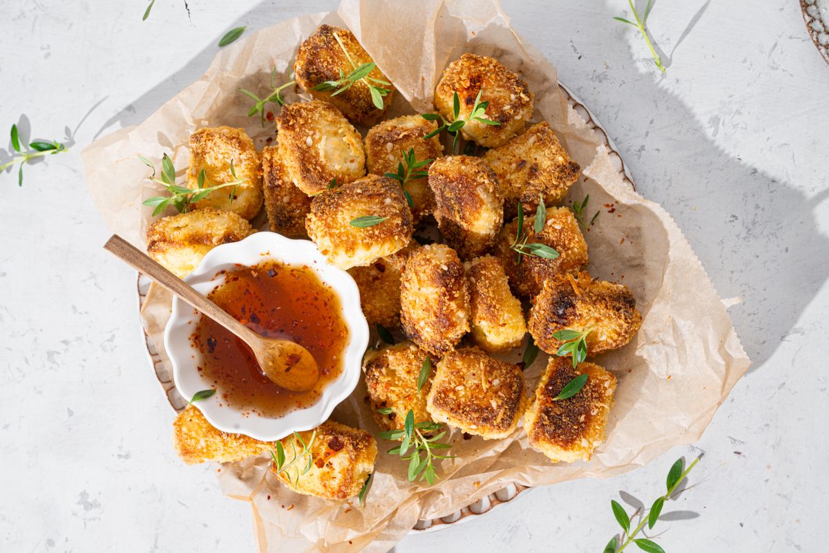 Keto Crispy Halloumi Bites with Spicy Honey