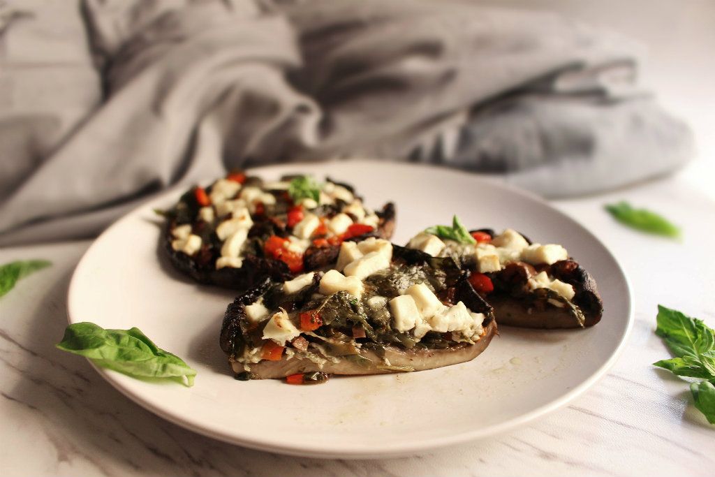 Keto Mediterranean Stuffed Mushrooms