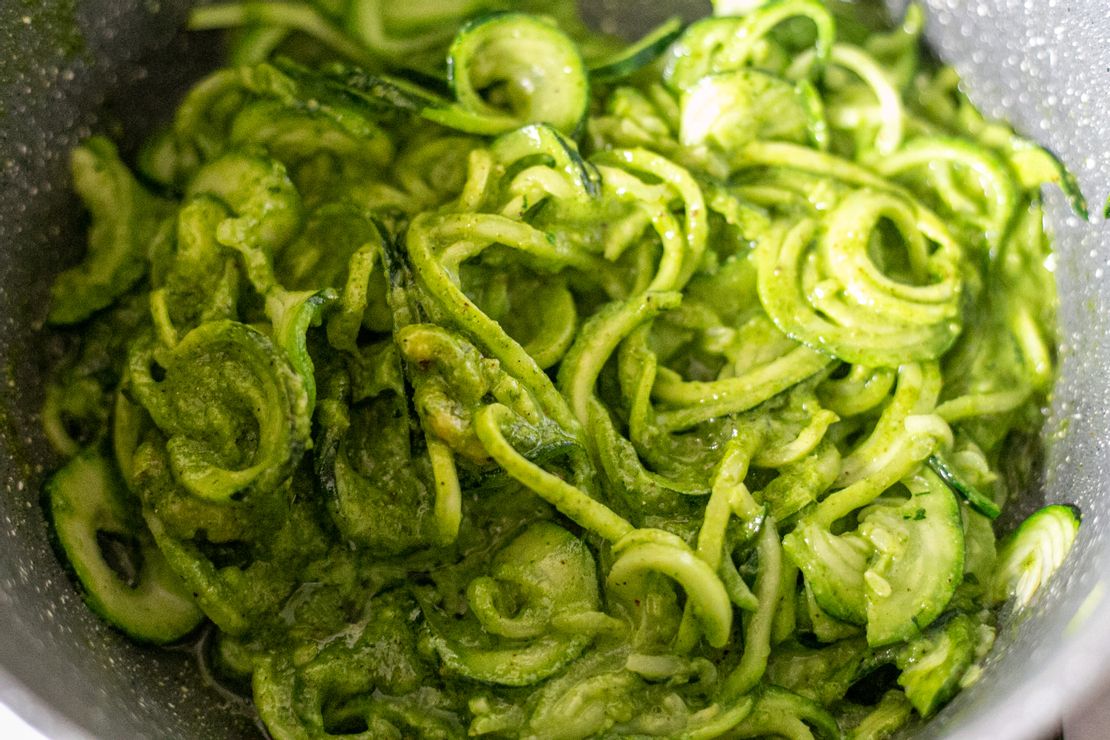 Low FODMAP Vegan Zucchini Noodles with Walnut Pesto Carb Manager